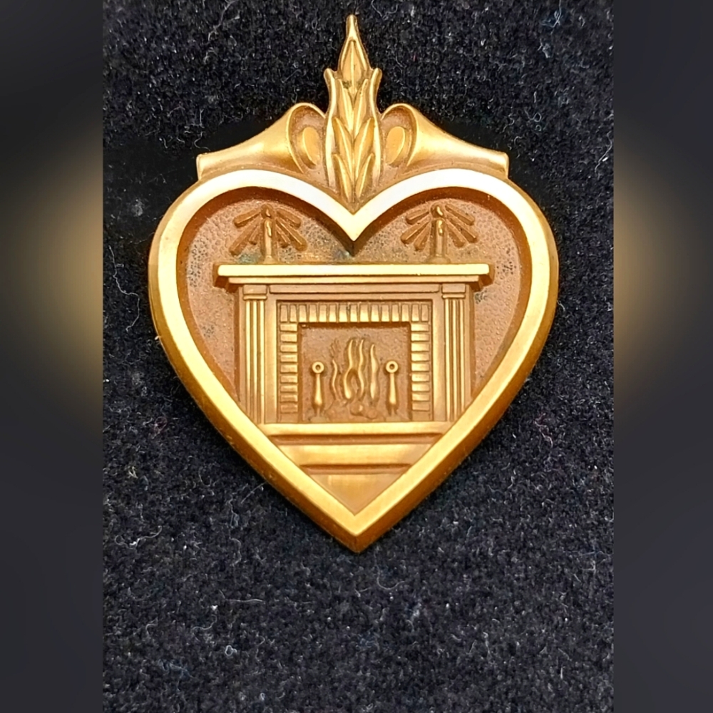 Vtg Betty Crocker 1950s Homemaker of Tomorrow Jostens Goldtone Heart Pin Brooch
